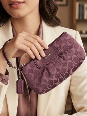 COACH Ashley Wristlet in SV/Rose